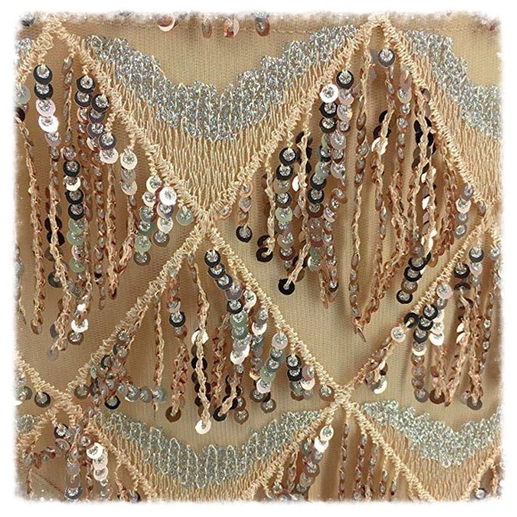 🍸✨BNWT SEXY HALTER MINI DRESS W/ GOLD SEQUINS✨🍸 - Picture 4 of 5